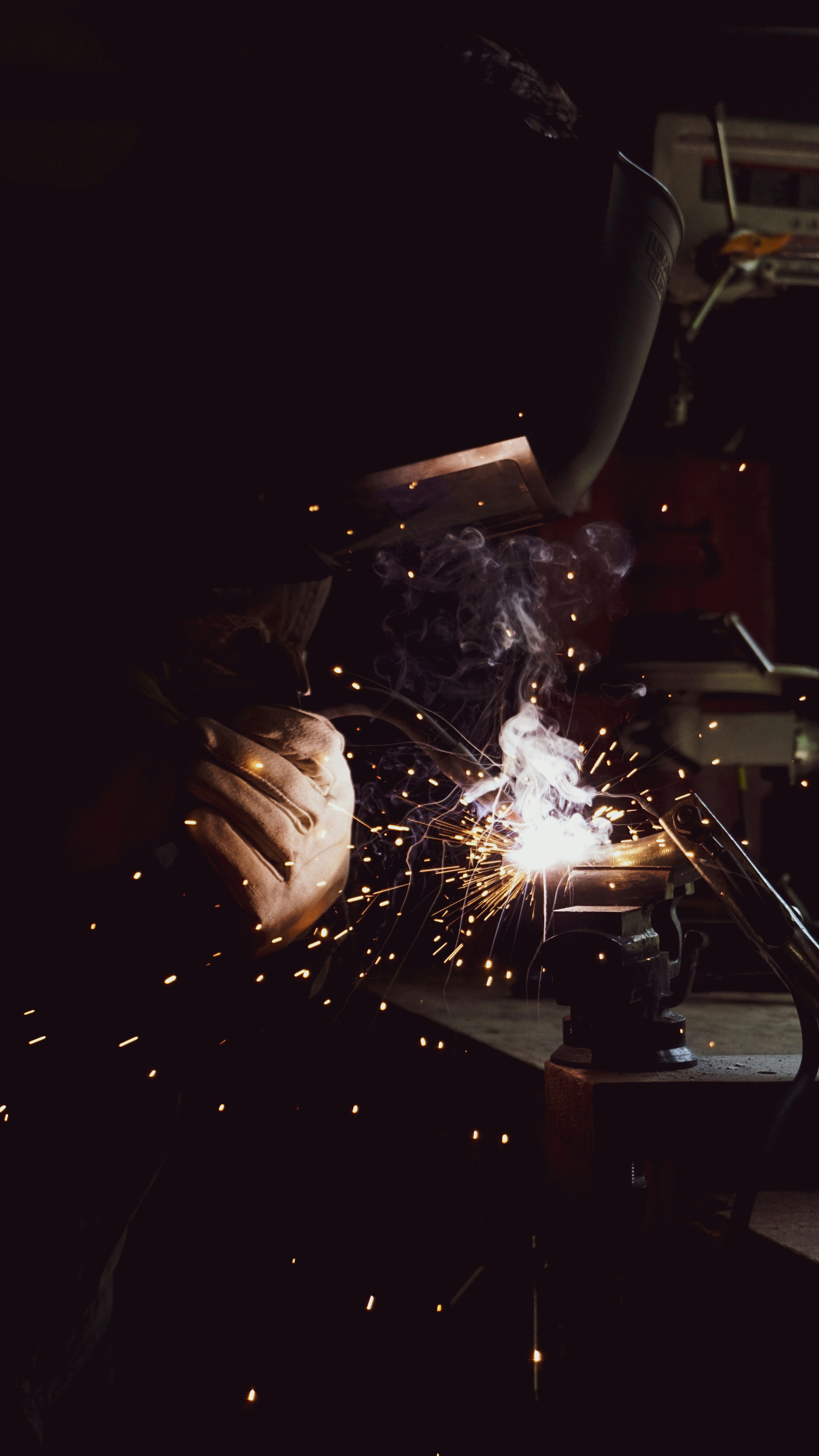 Industrial welding with sparks